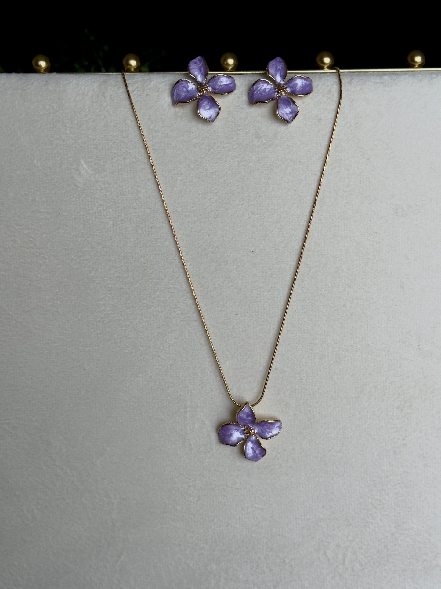 LAVENDER COLOUR PENDENT SET(product code-069)