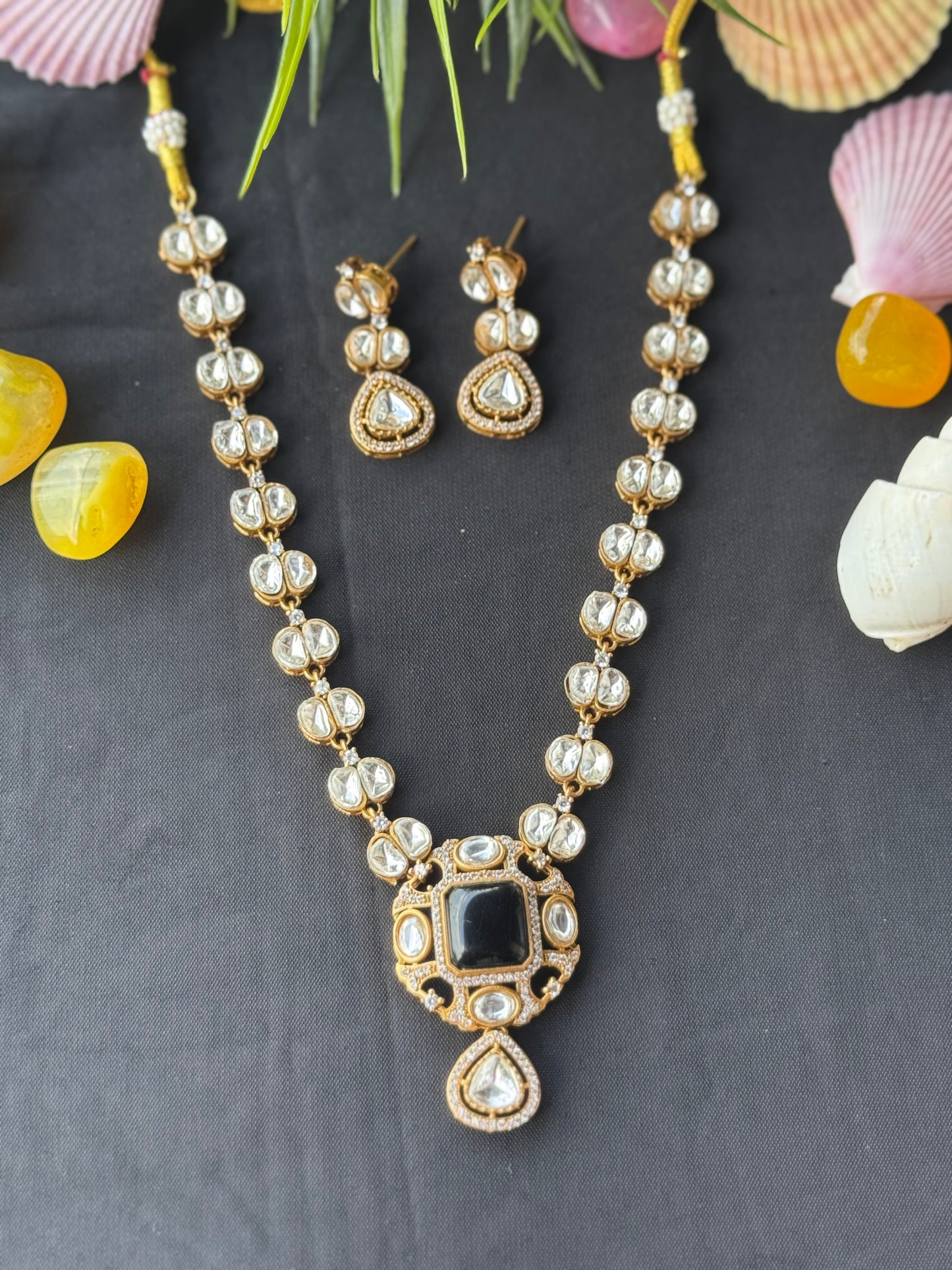 KUNDAN MATTE NECKLACE SET (product code-008)