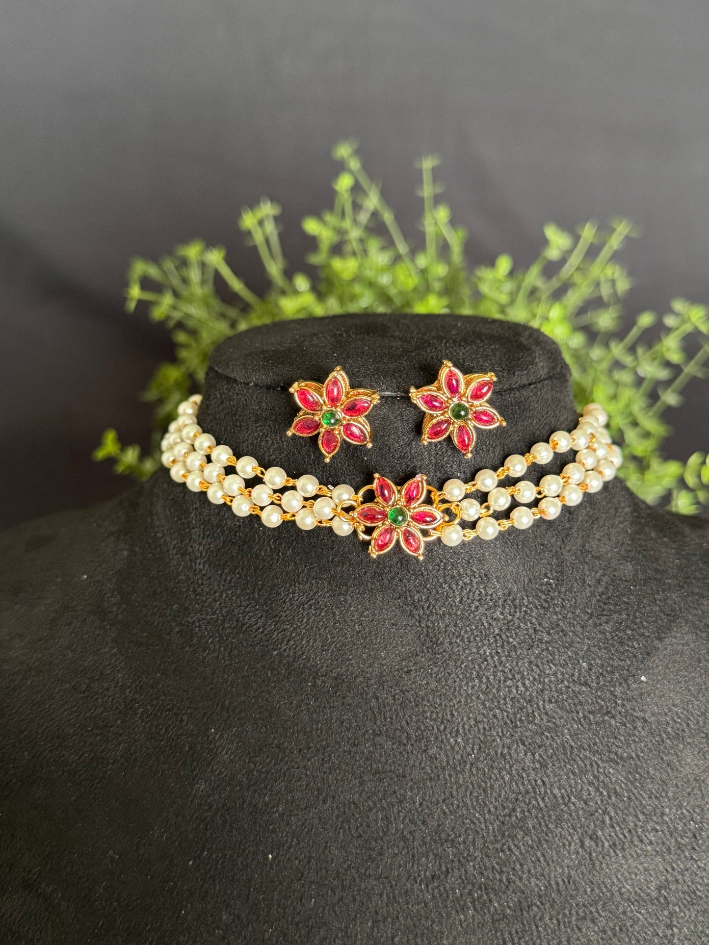 3 LAYERS PEARL CHOKER(product code-028)
