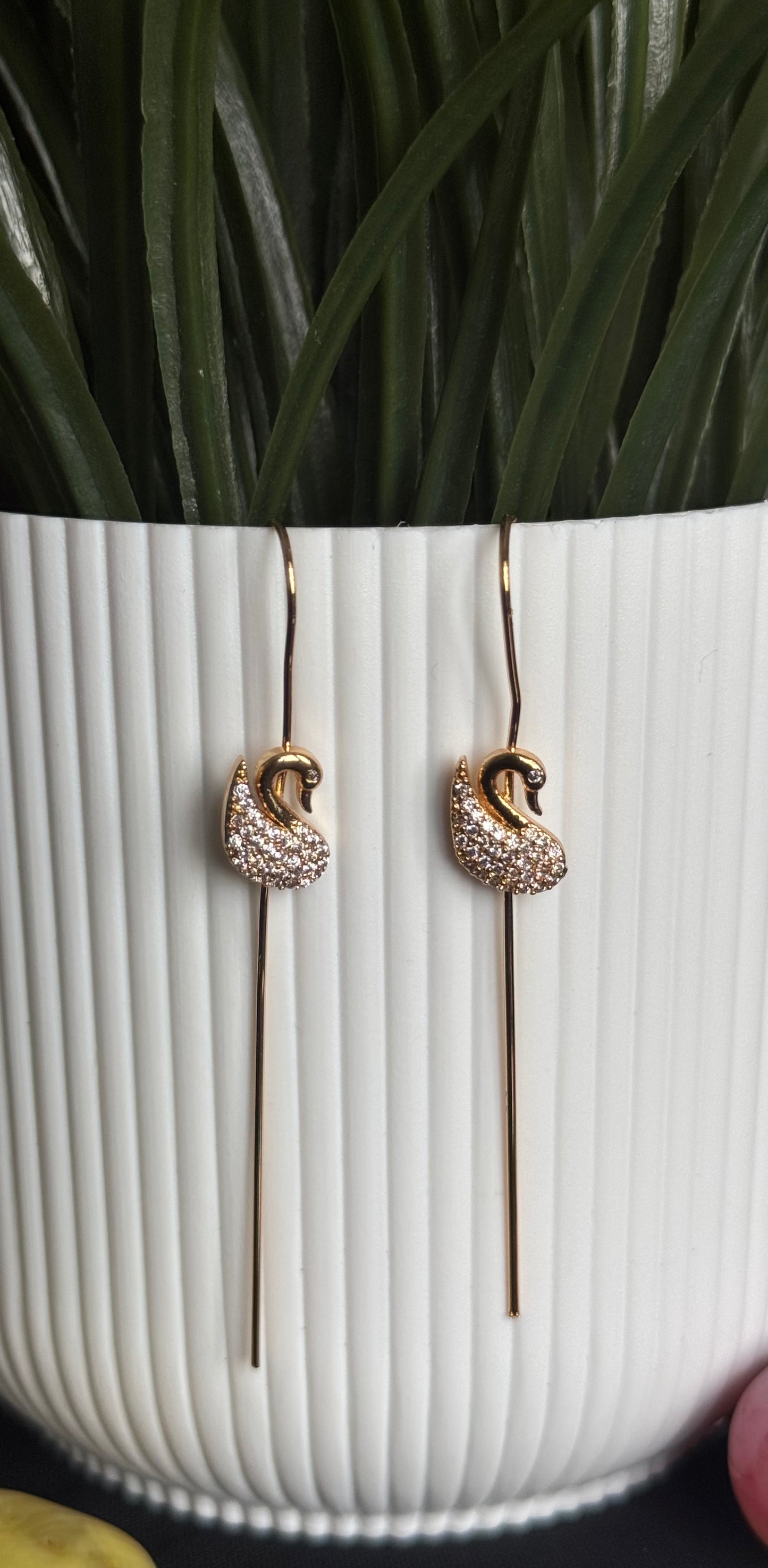 DUCK DIAMOND DEW EARCUFFS (product code-099)