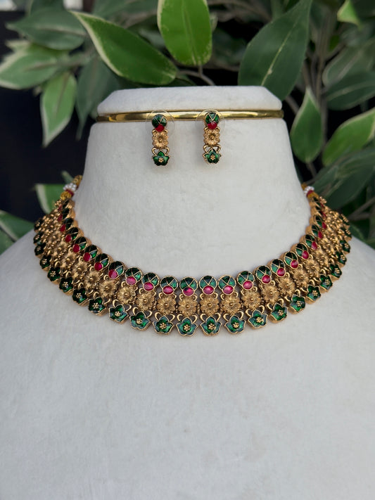 GREEN AND RED ENAMEL NECKLACE SET (product code-042)